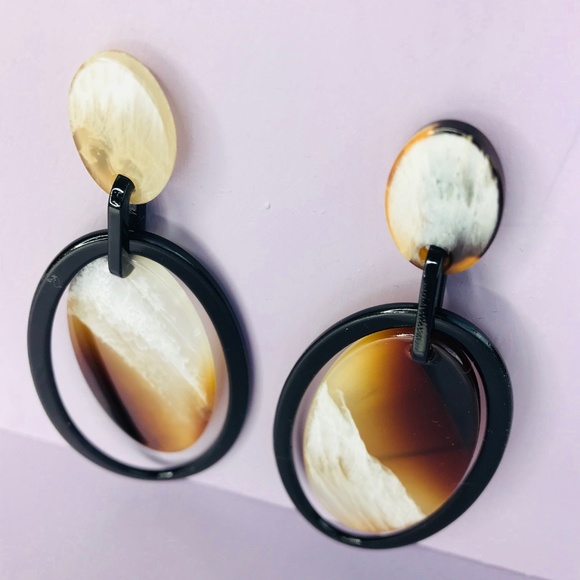 🆑 Orbital Oval Dangles in Black and Brown - Picture 4 of 7